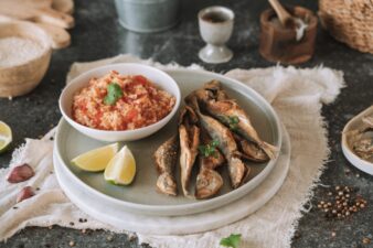 Carapaus Fritos Com Arroz De Tomate