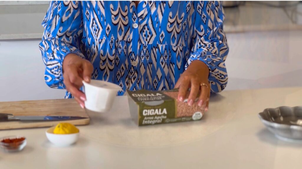 Nesta receita usamos o arroz Cigala Agulha Integral Pronto a Comer para maior praticidade.